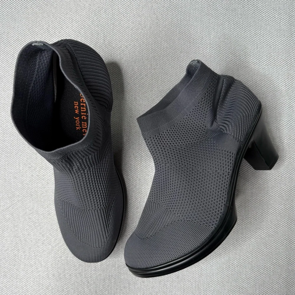 Bernie Mev. Doll Bootie Grey Knit Stretch Shoes Size 39‎